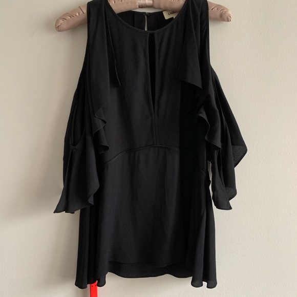 ❌NOT FOR SALE❌L’AGENCE Desiraya Ruffle Cold Shou - Picture 8 of 16